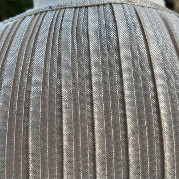 BARDOT Pleated Dress Champagne Color Ballon Sleeves Belted Size 4 - Picture 5 of 8